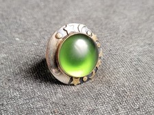 auffälliger Designer-Ring -