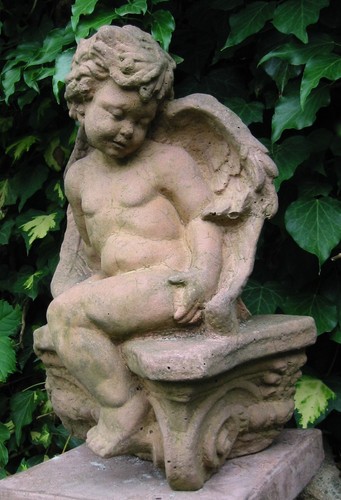 Skulptur engel sitzend auf - skulptur,