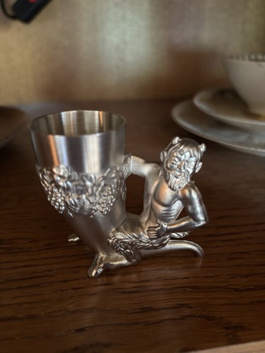 Zinnbecher mit satyr faun - zinnbecher,