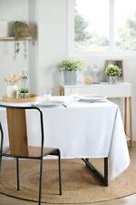 Weiße rechteckige Tischdecke