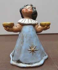 THUN Keramik: Bozener Engel hellblau - singend - mit zwei Kerzenhalter 16 cm