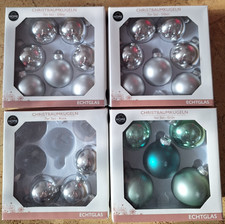 Christbaumkugeln silber und