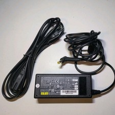 Fujitsu Netzteil  19V 3,42A