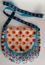 Kinder-Umhängetasche ca. 18 x 18 cm Gurtlänge: ca. 97 cm Druckknopf