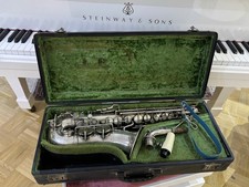 altes Saxophon auf Koffer Marke Julius Keilwerth