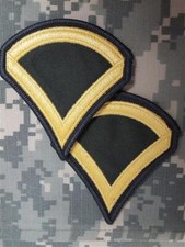Paar army private first - 1,