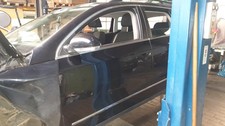 TÜR Vorn Links VW Passat Variant 2.0 TDI DPF 3C/3CC Farbe Black Pearl ( LC9X )