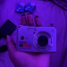 GE General Electric J1050 Digitalkamera (10 Megapixel, 5-Fach Opt. Zoom, Silber 