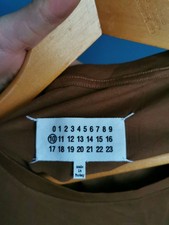 Authentisches braunes Maison Martin Margiela Basic T-Shirt