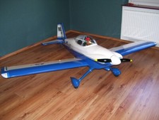 Neuwertige RV 4 von Hangar 9