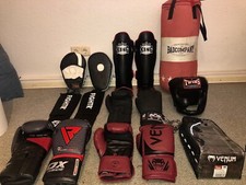 Boxausrüstung Schienbeinschoner Boxhandschuhe 12oz, 14oz, 16oz Boxhelm Boxsack