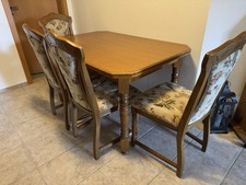 Esstisch inkl. 4 Stühle, Eiche massiv, 2fach ausziehbar