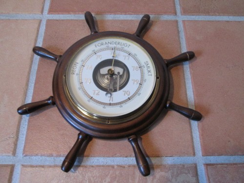 Schönes altes holzbarometer - schönes,