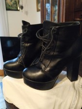 Schwarze Gothic-Stiefeletten