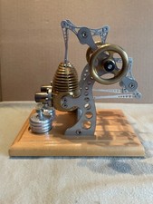 Ein Vintage Bohm hb12 Technik Twin Stirling funktionierender Heißluftmotor.