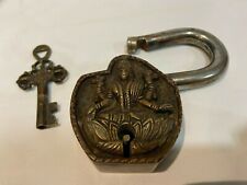 Antike Hängeschloss Vorhangschloss mit indische Zeichen + Schlüssel 