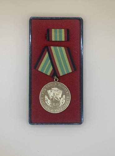Goldene medaille für jahre - fÜr,