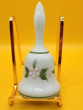 Glasglocke von Westmoreland, Mintgrün, Signiert  im Design "Beaded Bouquet",