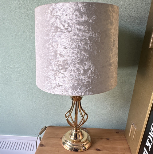Tischlampe mit zylindrischem