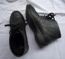 Boots- schwarz gr. 39 v. Laura Berg- Leicht-Bequem