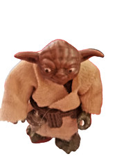 STAR WARS Meister YODA 12cm ACTIONFIGUR Master Figure JEDI mit Kleidung Puppe