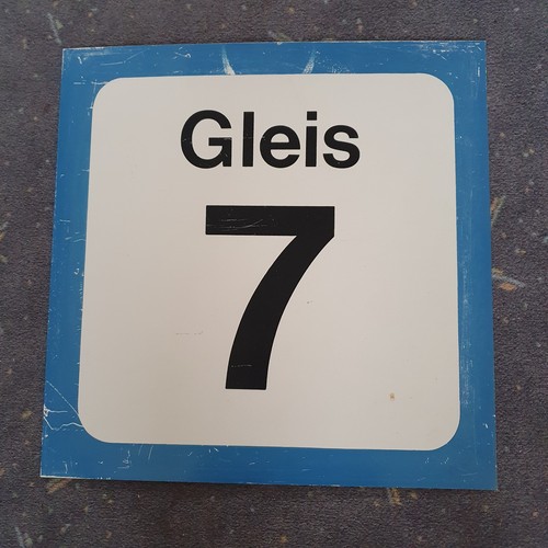 Bahnhof bahnsteig schild gleis - schild,