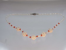 Schöne Zuchtperlen Korallen