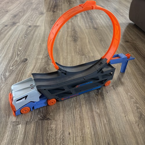 Hot wheels transporter stunt - wheels, n