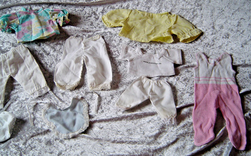 Schöne alte puppenkleidung - schöne,