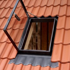 VELUX PVC Dachausstiegsfenster GVT Dachausstieg inkl. Universal Eindeckrahmen