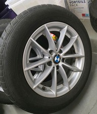 Original BMW-Felgen mit Sommerreifen, passend für mehrere BMW-