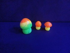 Schwarzlichtdeko - 3er-Set Pilze