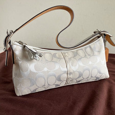 Coach Signature Hampton