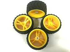 Stollenreifen 1:10 mit gelber Felge ca.80 mm Breite ca. 35 mm 12 mm Aufnahme 4 S