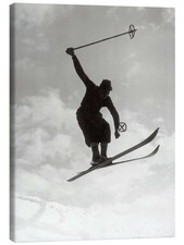 Leinwandbild Sprung mit vintage Skiern - Vintage Ski Collection