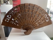 Großer Holzfächer mit
