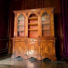 Großes bücherregal mit - großes,