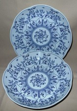 Zwei tiefe Teller ** Alt Tirschenreuth 1838  * Fleur/Blätterzauber Blau-Weiß