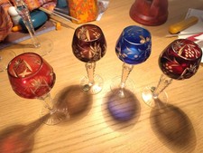 4 Bleikristall Römer Likörgläser, mundgeblasen, handgeschliffen, bunt, bayr Wald