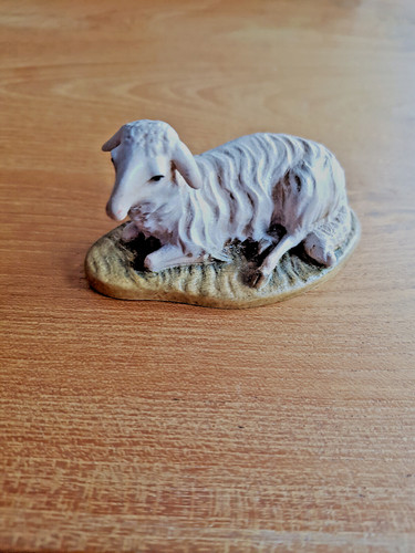 Krippenfigur schaf liegend - liegend, von