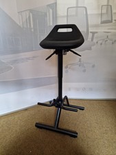 Stehhilfe wenig gebraucht, klappbar mit Intergralschaumsitz.