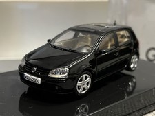 Autoart VOLKSWAGEN VW Golf V 5 Modellauto 4 Türen 1:43 schwarz