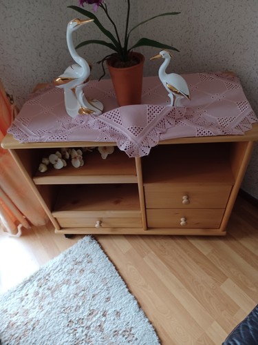 Kleiner schrank aus - schrank, vollholz