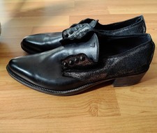 Neu. HTC Hollywood Trading