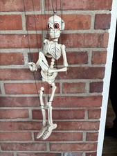 Pelham Puppet Skeleton Marionette unbespielt
