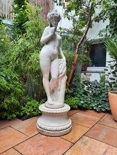 Gartenfigur winterhart, 135 cm groß, inkl. Sockel 30 cm, Gesamthöhe 165 cm