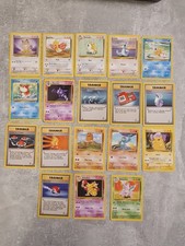 Pokémon Karten Sammlung • Base Set 2  • Englisch • 18 Karten - Pikachu