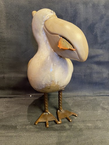 Pelikan aus keramik - aus,