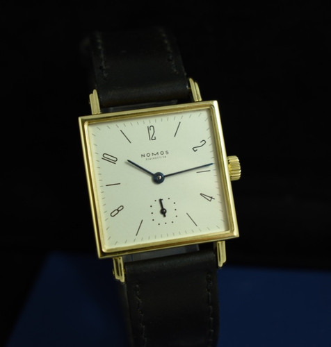 Nomos glashütte tetra 18k - nomos,