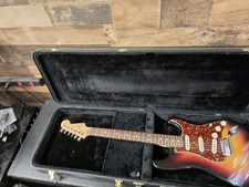 FENDER STRATOCASTER 2004 USA